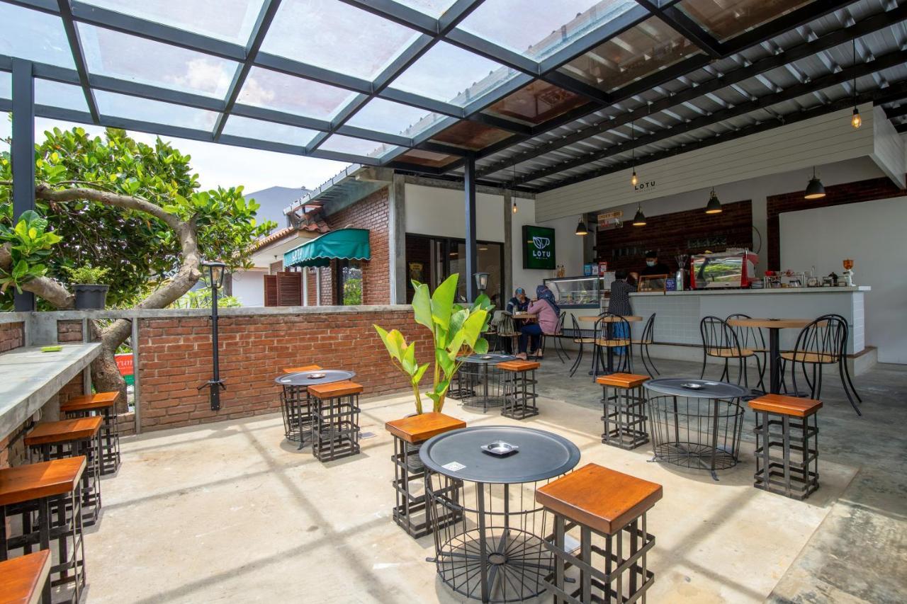 Sekararum Butik Syariah Guesthouse Bandung Exterior foto