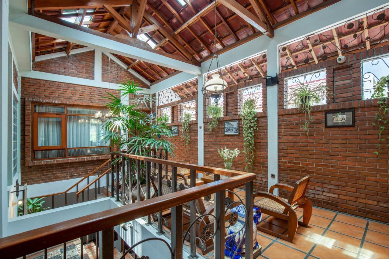 Sekararum Butik Syariah Guesthouse Bandung Exterior foto