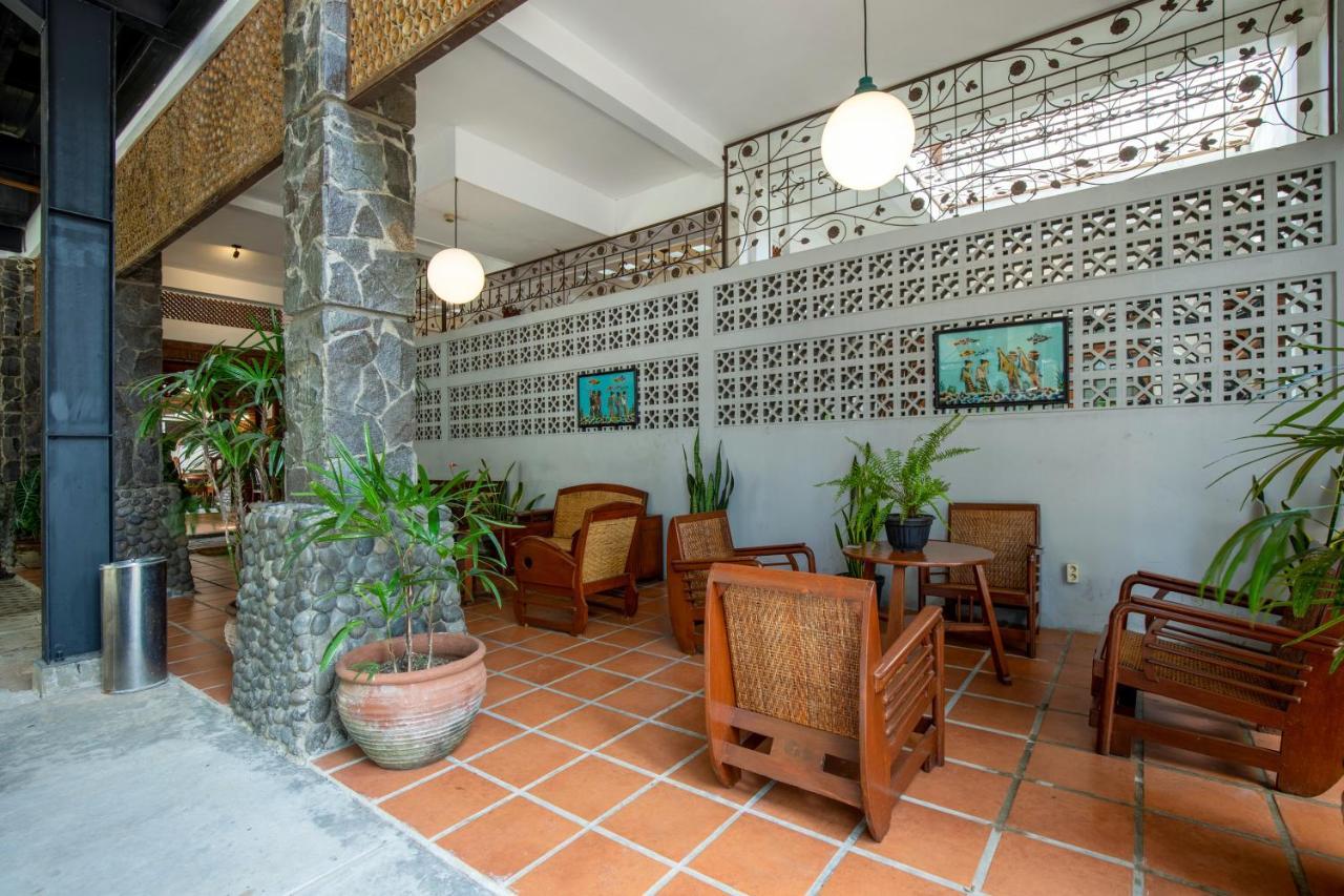 Sekararum Butik Syariah Guesthouse Bandung Exterior foto