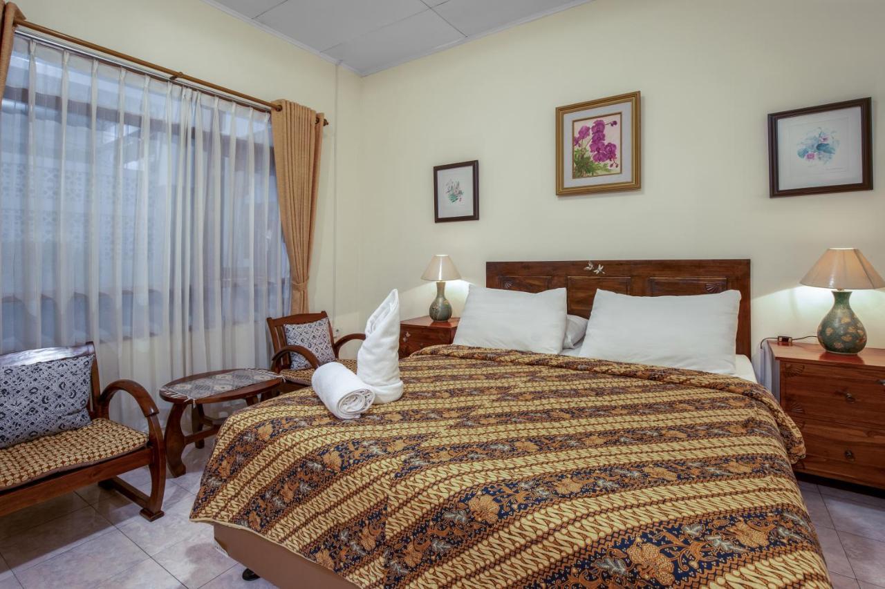Sekararum Butik Syariah Guesthouse Bandung Exterior foto