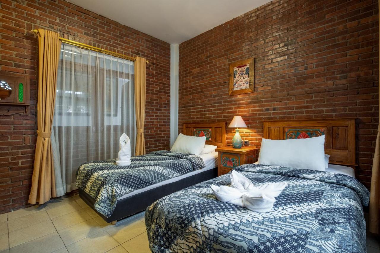 Sekararum Butik Syariah Guesthouse Bandung Exterior foto